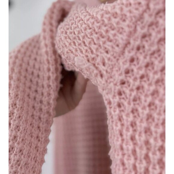 DKNY Girl’s Flip Sequin Spell Out Pink Knit V-Neck Sweater Size XL Preppy - Picture 10 of 13